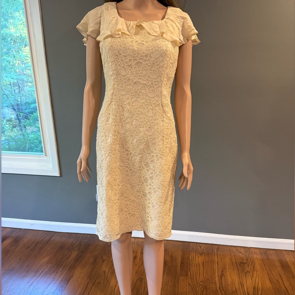 VINTAGE BRAND NEW WITH TAG Women’s Tapestry International Elegant Cream Dress